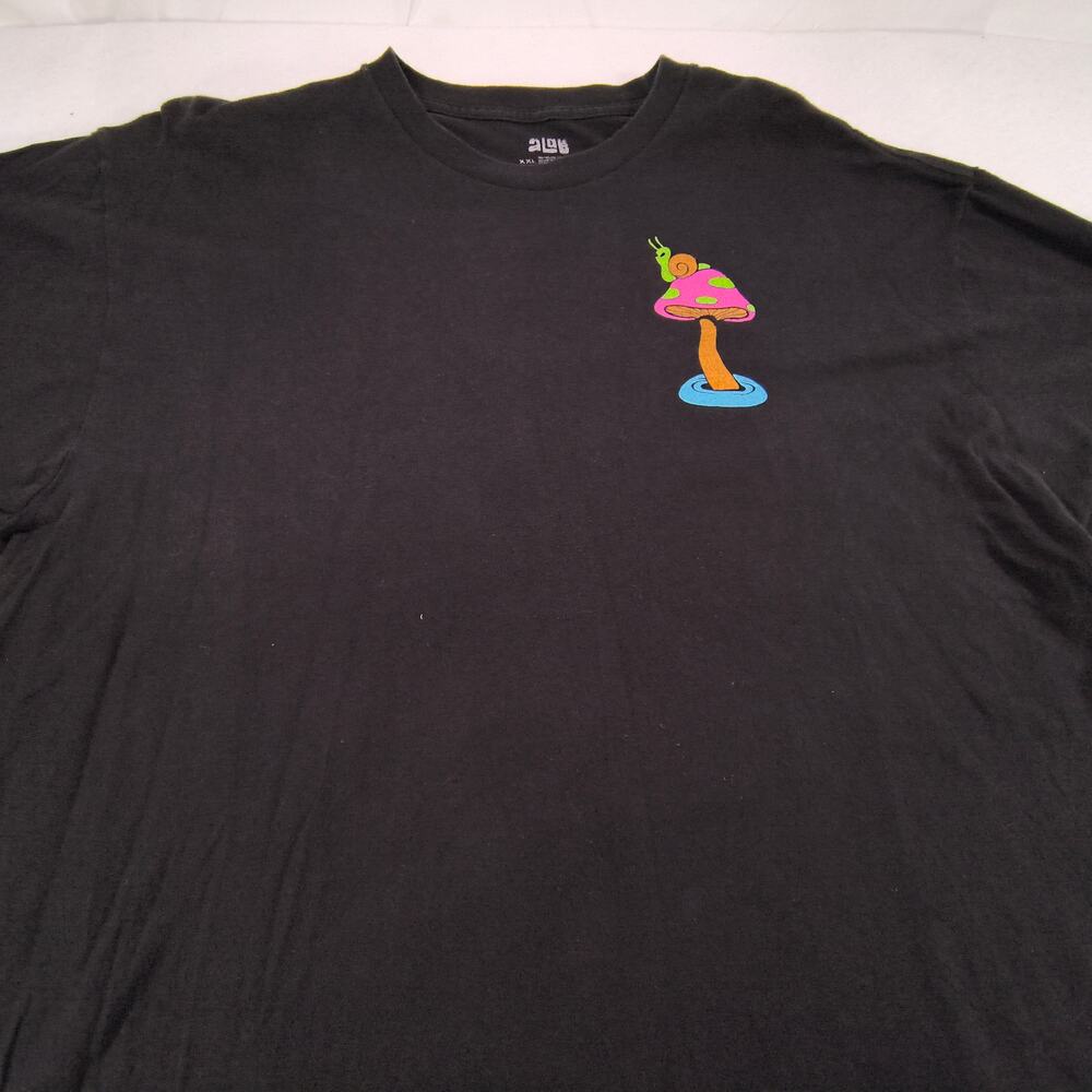 Alab Mushrooms Crew Neck Short Sleeve Graphic T Shirt Mens Size 2XL Black